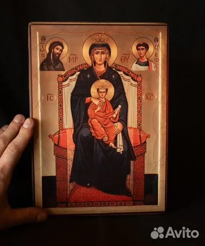 На память: Икона "Богоматерь на престоле"