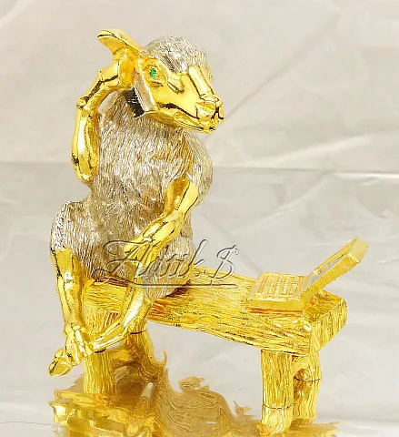 На память: Сувенир «Деловой барашек»