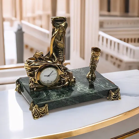 На память: Бронзовые часы «Шахтёрские» с одним пеналом