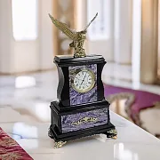 Подарочные настольные часы «Орел» из чароита и долерита — фотография 1