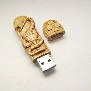 Флешка «Тур» из дерева — красивый подарок — фотография 3