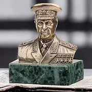 В подарок: Бронзовый бюст «Жуков Г.К.» — фотография 1