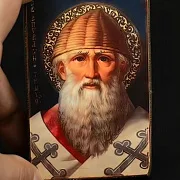 Икона деревянная Спиридон Тримифунтский. "Дорожная — оригинальный подарок — фотография 1