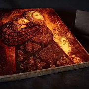 Икона Божией матери "Колыбельная" с подставкой — красивый подарок — фотография 3