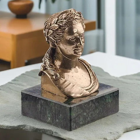 Бюст «Екатерина II» из бронзы — красивый подарок